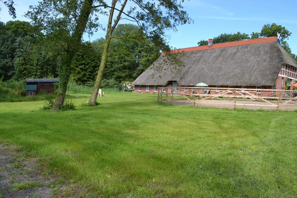 Ferienwohnung Suderfeld ブラケ エクステリア 写真
