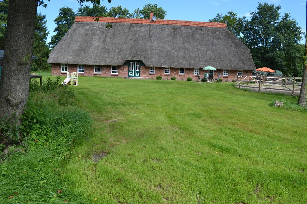 Ferienwohnung Suderfeld ブラケ エクステリア 写真