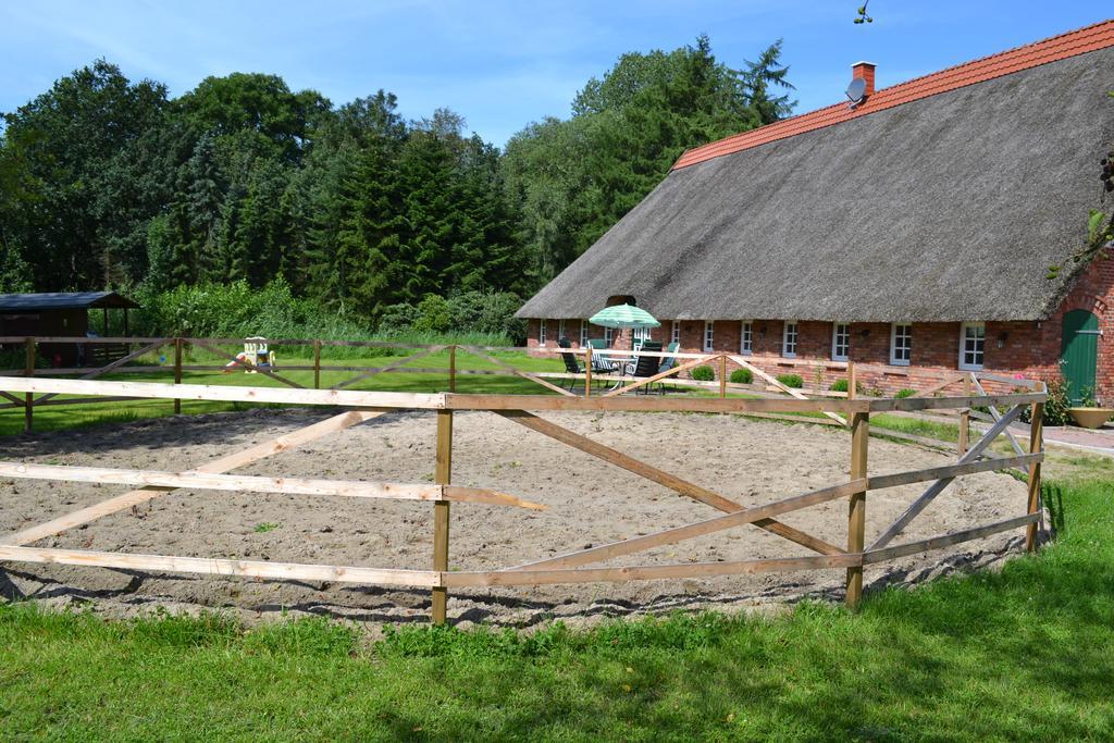 Ferienwohnung Suderfeld ブラケ エクステリア 写真